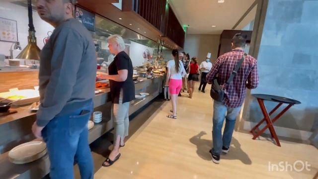 Обзор отеля HOLIDAY INN Al-Maktoum Airport ДУБАЙ смотреть онлайн