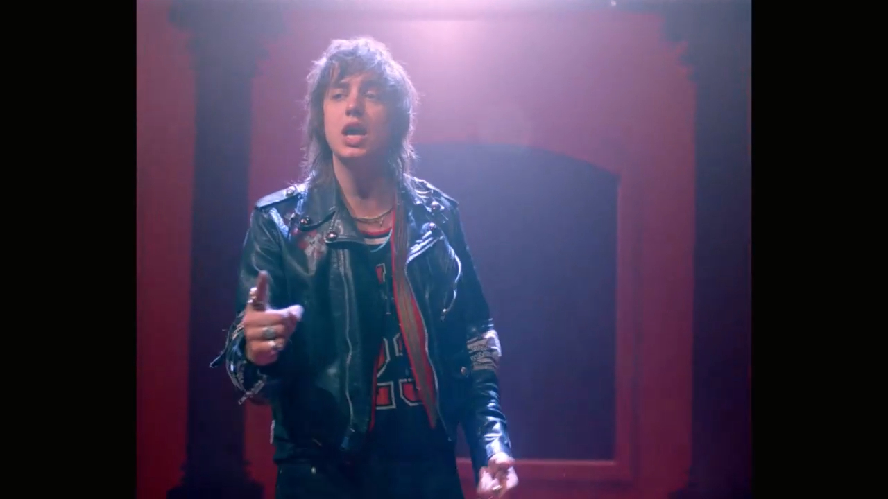 Daft Punk - Instant Crush ft. Julian Casablancas смотреть онлайн