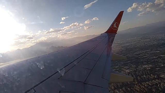 Turkish Airlines взлетает из Анталии смотреть онлайн