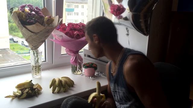 ПРОВЕРКА ЖЕЛУДКА. 25 БАНАНОВ. смотреть онлайн