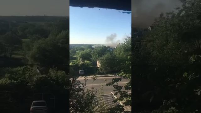 [ Альбом ]
❗ВСУчары обстреливают Валуйки в Белгородской области Очень жёстко! Жители прячутся в под смотреть онлайн