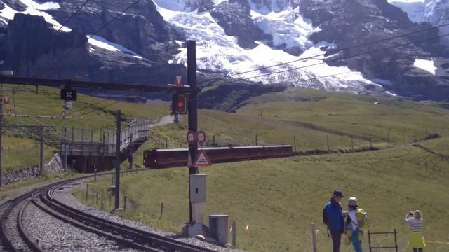 Kleine Scheidegg - жд станция на Юнгфрау смотреть онлайн