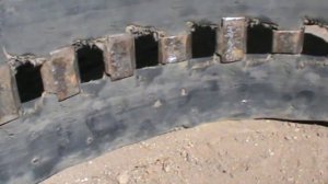 Чтобы не переворачивалась каретка в мотобуксировщике .Меняю гусеницу на Бурлаке.