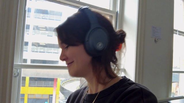 Mackie MC-60BT Review - Better than Sony XM4? смотреть онлайн