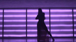 ФУТАЖ танец девушки на неоновом фоне / footage dancer - FOOTAGEPRO/FOOTAGE.SU