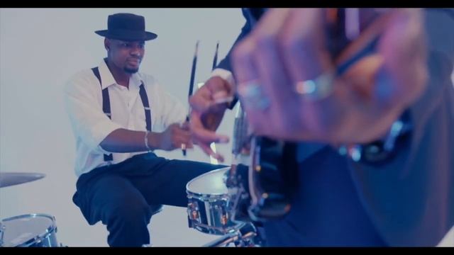 Он с другой планеты. Сергей Манукян (по мотивам песни Осенний джаз Анжелики Варум). Рубен Артёмов смотреть онлайн