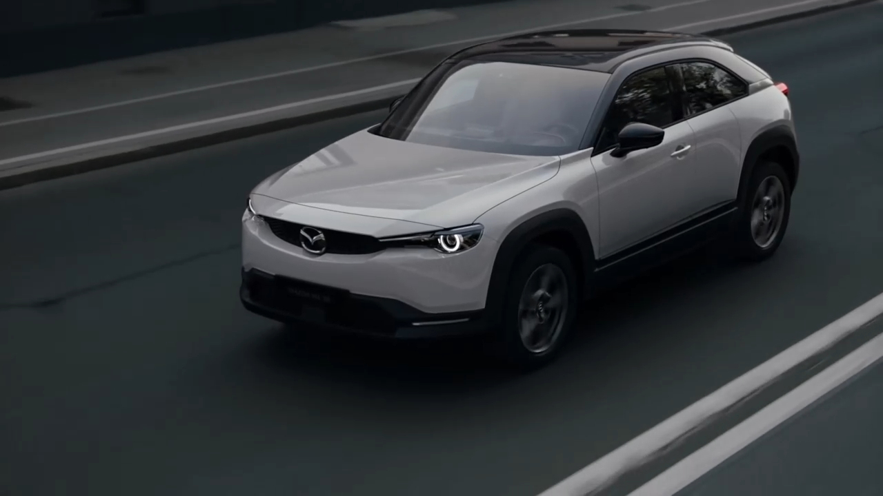 Первый электромобиль Mazda MX-30 смотреть онлайн