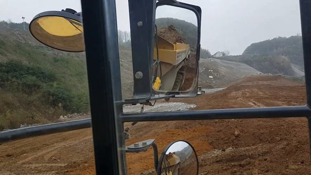 KOMATSU HM400-3  -Knickgelnkter LKW ( DUMPER-Off-road Fahren)
