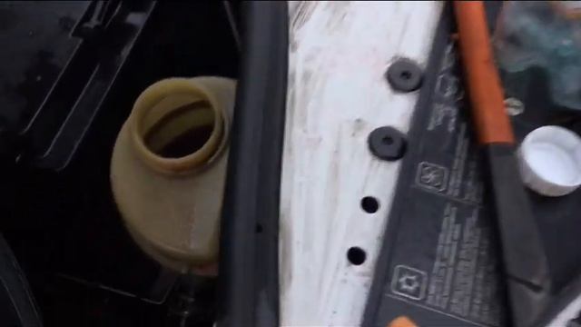 Замена масла гидроусилителя Рено Дастер смотреть онлайн