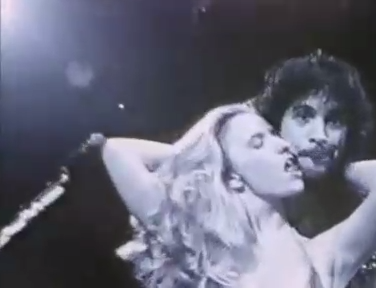 Kiss - Take It Off / Uncensored Version / версия без цензуры смотреть онлайн