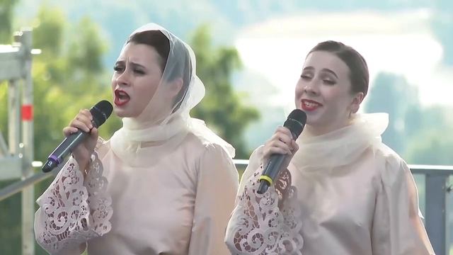 "Калина красная" (слова народные в обработке Евгения Синицына, музыка Яна Френкеля) смотреть онлайн