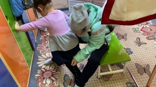 Гуляем с детьми/садик/с Настей в больницу/покупки?? смотреть онлайн