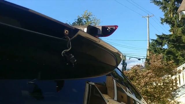 Replacing a Center High Mount Third Brake Light Bulb смотреть онлайн