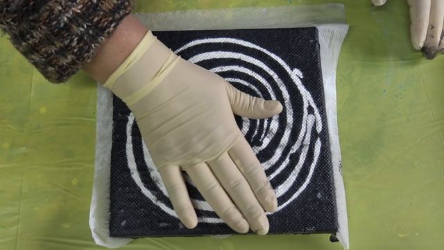 (171) Black and white - Reverse flower dip with paper towel смотреть онлайн