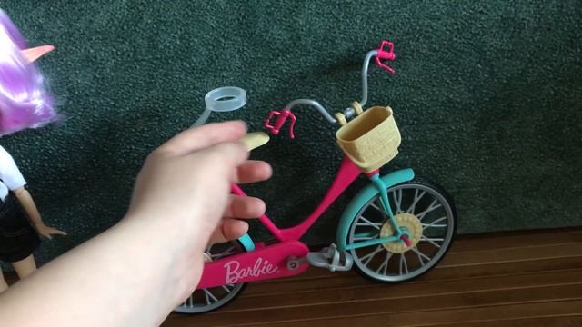 Влог: Мини обзор велосипеда для Barbie смотреть онлайн