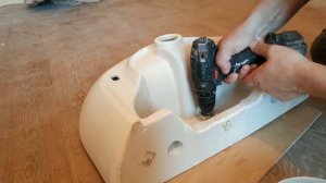 КАК ПРОСВЕРЛИТЬ ОТВЕРСТИЕ В  РАКОВИНЕ ПОД СМЕСИТЕЛЬ