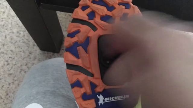 Устанавливаю контактные педали на велосипед. смотреть онлайн