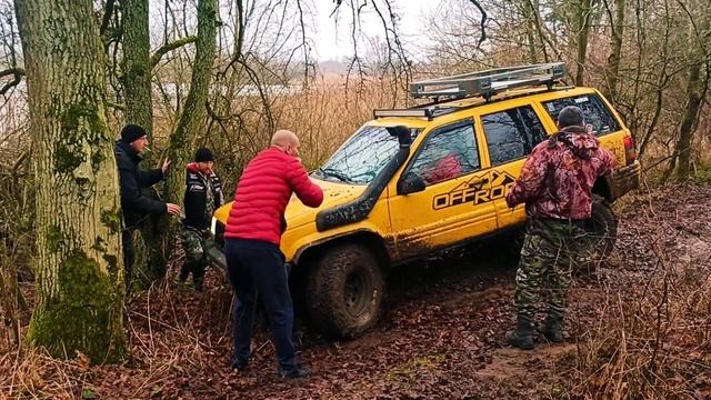 Девушки за рулём! Горячий выезд с СКД. смотреть онлайн