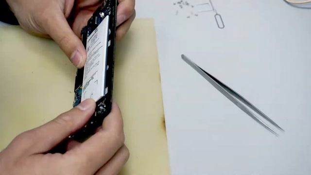 Вздулся аккумулятор смартфона. Немного о последствиях смотреть онлайн