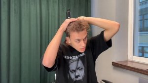 ПАША СНИКЕРС БРЕЕТСЯ НАЛЫСО