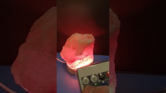 Сделал солевую лампу из гималайской соли с подсветкой разные цвета и режимы,управление с пульта ч1 смотреть онлайн