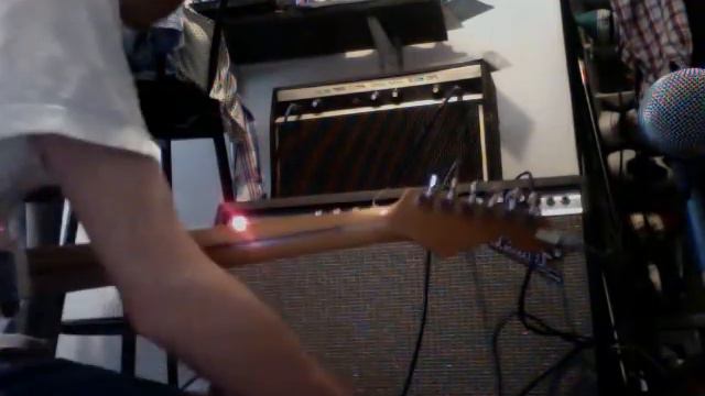 Testing a Fender Vibrolux Reverb from 1971 смотреть онлайн