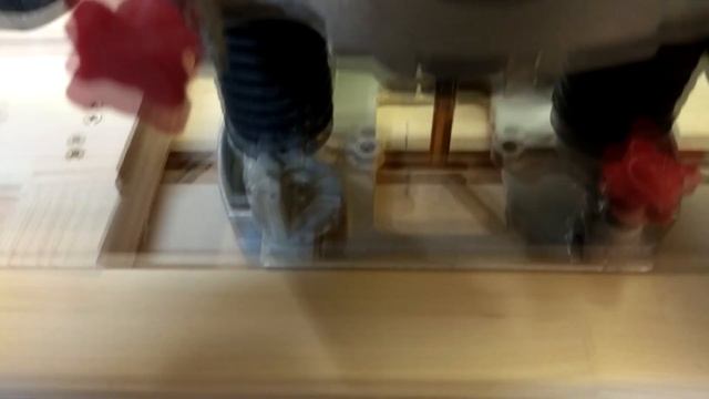 Приспособление для вставного шипа DOMINO ручным фрезером смотреть онлайн