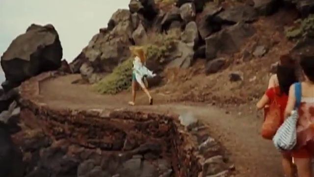 Sisterhood of the Traveling Pants 2 - Go Jump Off A Cliff смотреть онлайн
