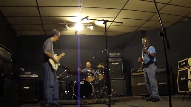 Shapin' Up by Twelve61 смотреть онлайн