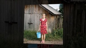 Живет девушка, живет милая на земле