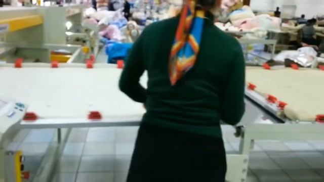 Стегальная машина компьютерная одноигольная для шитья матраса и одеял смотреть онлайн