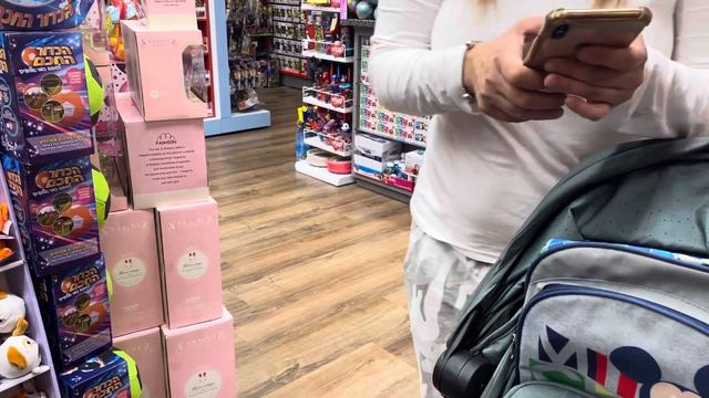 Магазин 🏬 игрушек очень яркий,купили Диме овечку на батарейках смотреть онлайн