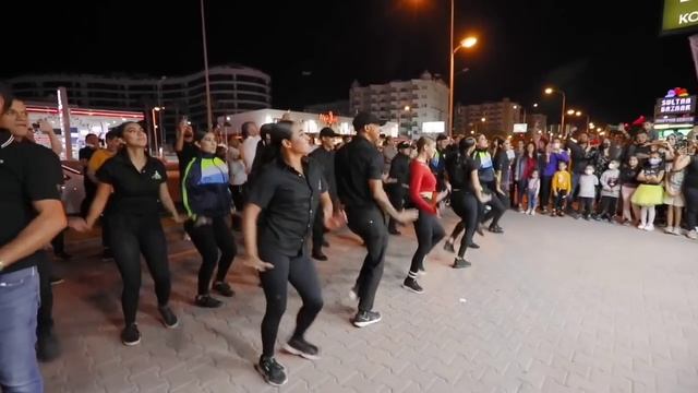 Turkish Ice-Cream Shop Viral Dance Song Try YouTube Kids смотреть онлайн