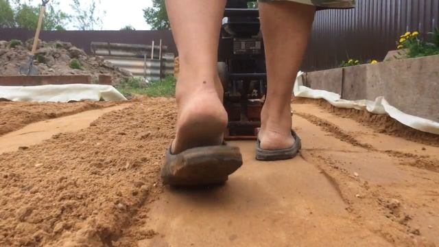 Гараж-мастерская-сарай-хозблок (4 в 1) своими руками. Подготовка фундамента. смотреть онлайн