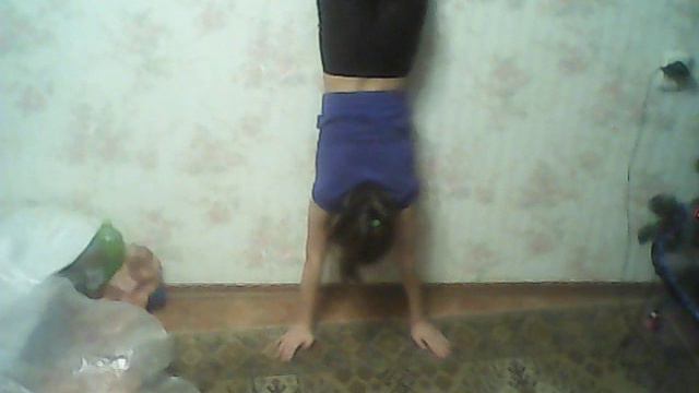 Как научится стоять на руках смотреть онлайн