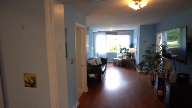 18 Centre Road, Georgina, On - Video Tour смотреть онлайн