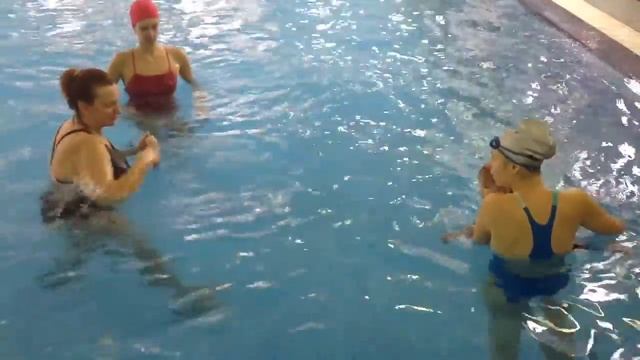 Плавание грудничков в бассейне - Ныряем в глубину