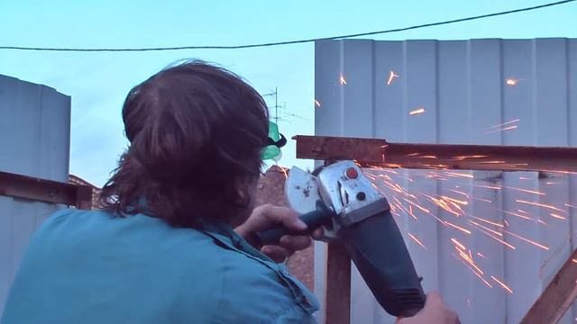 Нежданчик. Ремонт ворот на даче с помощью нового сварочного полуавтомата смотреть онлайн