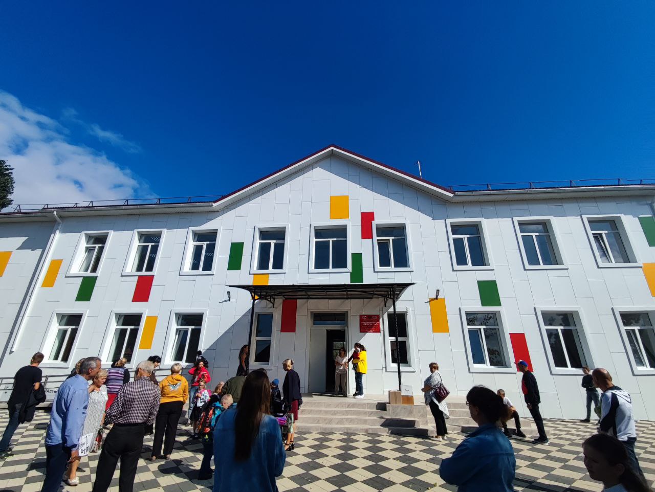 В городской школе № 3 после капитального ремонта возобновлён учебный процесс смотреть онлайн