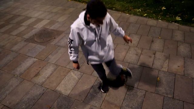 #11 ОБУЧЕНИЕ ПОДБРОСУ МЯЧА - SOUFIANE BENCOK FLICK (STREET SOCCER) смотреть онлайн