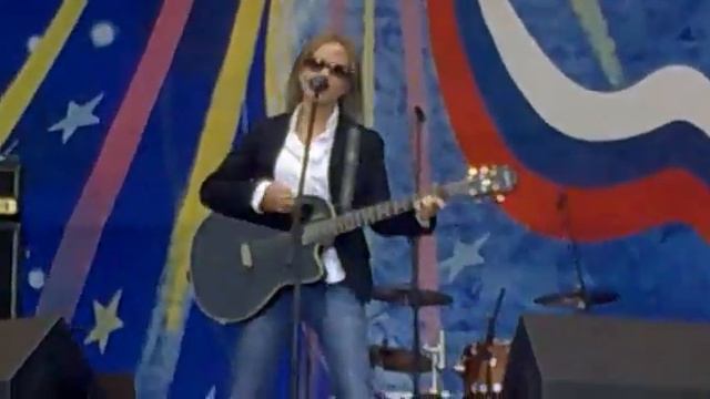 Лена Перова в ЦПКиО им.Горького "Лечу в небо" смотреть онлайн