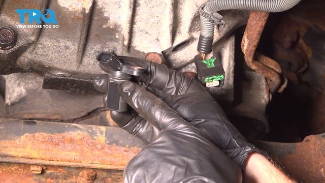 How to Replace Crankshaft Position Sensor 2004-2015 Nissan Titan смотреть онлайн