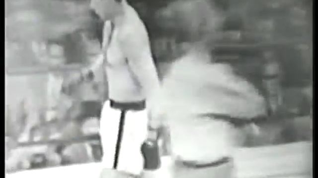 ¡CÉSAR BRION NOQUEANDO A CHARLEY NORKUS! смотреть онлайн