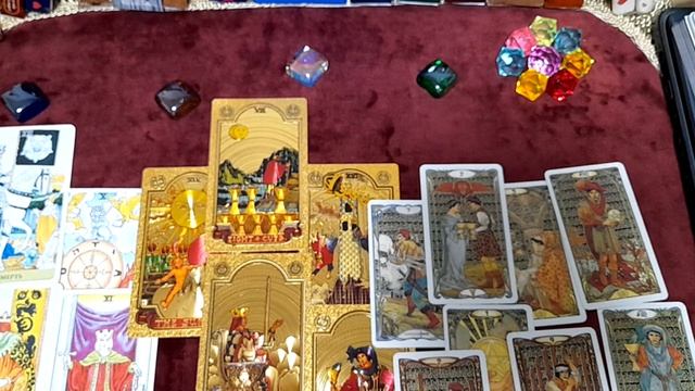 ВАШИ предновогодние ОТНОШЕНИЯ!#расклад #стихи #таро #тароонлайн #тарорасклад #гадание #картытаро смотреть онлайн