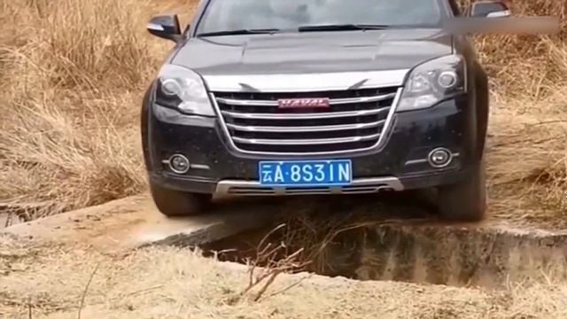 Cars vs Potholes #20 | Crossing Deep Pit смотреть онлайн