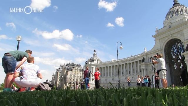 Яна Чурикова взяла интервью у Александра Бурмистрова (B-ROLL) смотреть онлайн