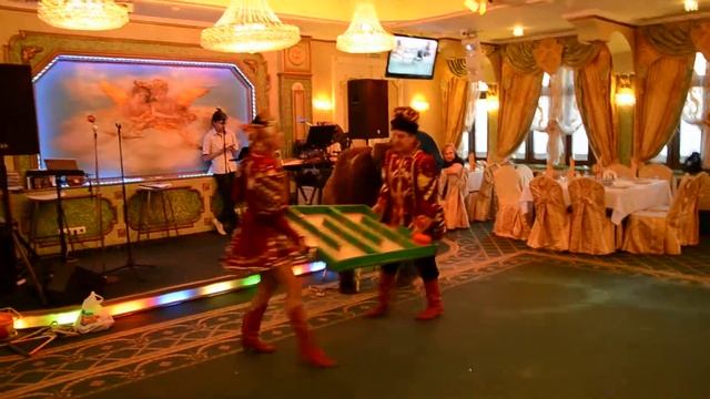 Шоу с медведем в ресторане Сказка Востока 1001 ночь смотреть онлайн