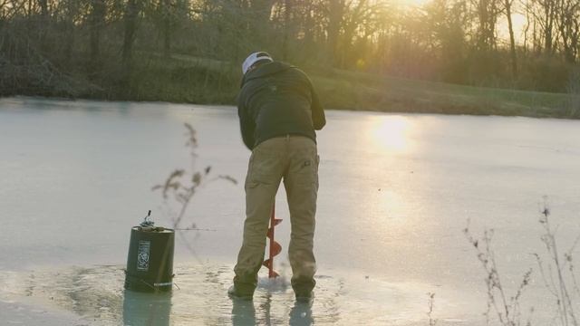 Idiot FALLS THROUGH ICE while Fishing! смотреть онлайн
