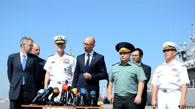Си Бриз 2015: Яценюк обещает достроить украинские корветы смотреть онлайн
