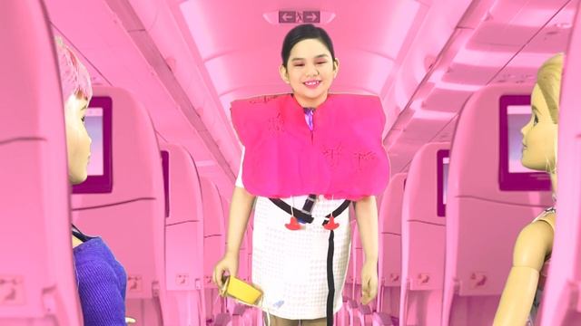 Flight Attendant Safety Demonstration | Barbie Dreamplane Pretend Play Barbie Flight Attendant смотреть онлайн